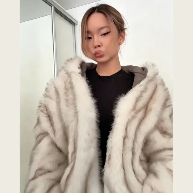 Women's Reversible Faux Fur Jacket Warm Fur Trim Hooded Oversized Puffer Coat Batwing Sleeves Zipper Loose Winter Lady Outerwear